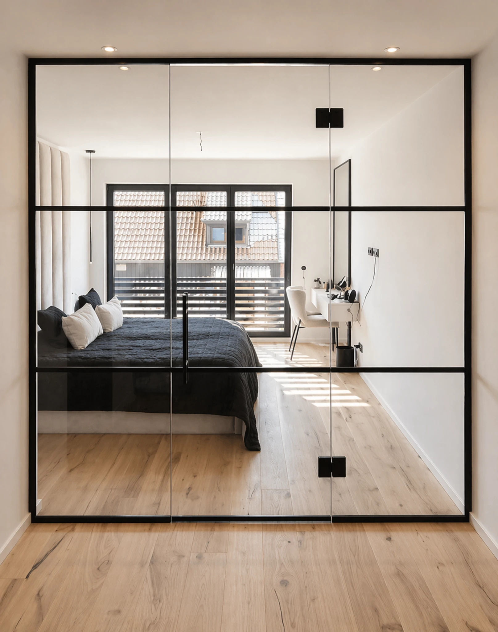 Glastrennwand Wohnbereich — Schlafzimmer Bad Trennung, Raumteiler aus Glas