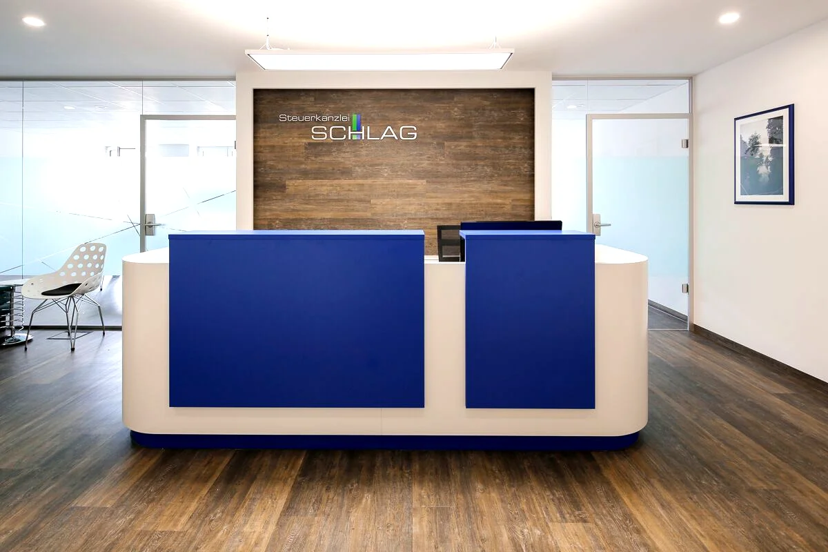 Besprechungsraum mit Sichtschutzfolie - Steuerbüro Augsburg-Lechhausen